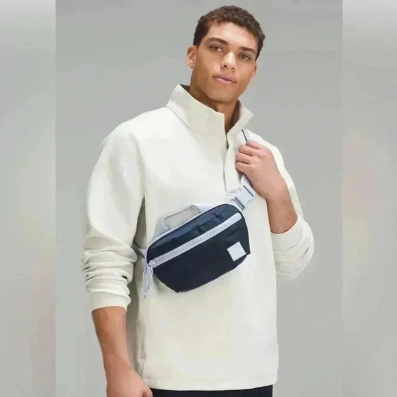 🍋 NWT Lululemon All Day Essentials Belt Bag 2.5L in True Navy/Blue Linen - Picture 3 of 5